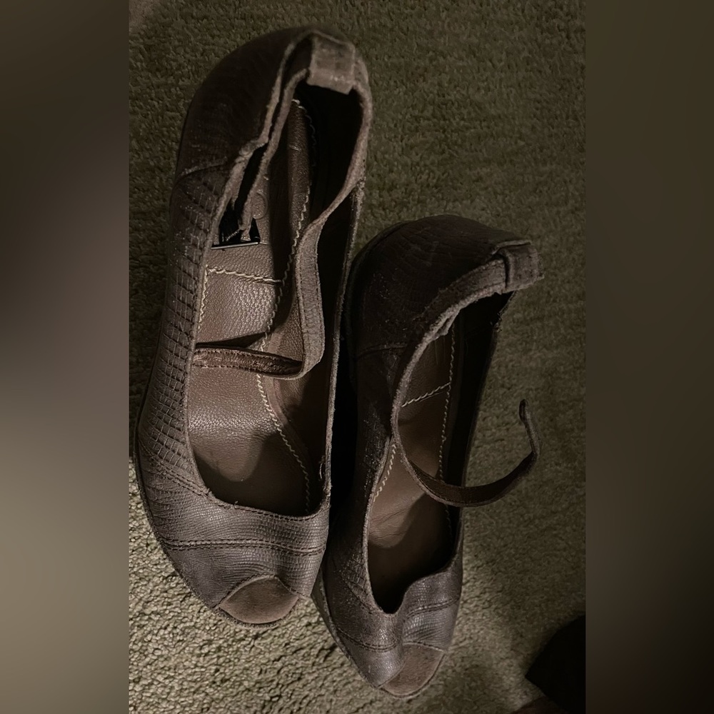 Clogs